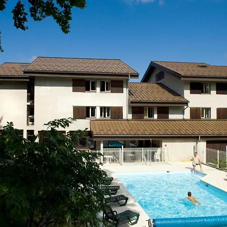 Village De Vacances Les Chevreuils 3*